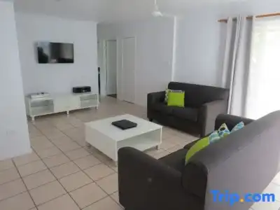 The Shores Holiday Apartments - 10