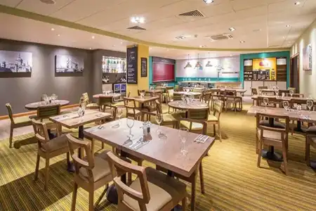 Premier Inn London City - Tower Hill - 11