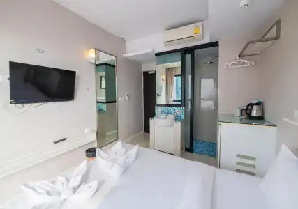 Serenotel Pattaya Beach Front - 61