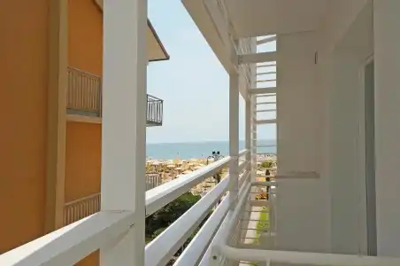 Strand - 54