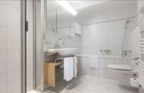 EMA House Suites - 9
