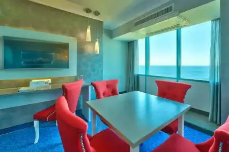 International Casino & Tower Suites - 89