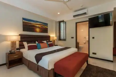 The Somerset - 7