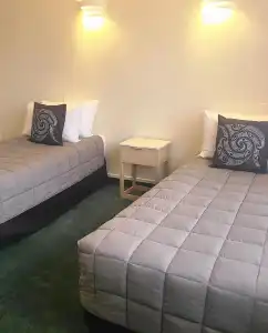 Fountain Court Motel - 26