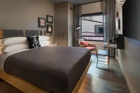 Moxy San Diego Downtown/Gaslamp Quarter - 2