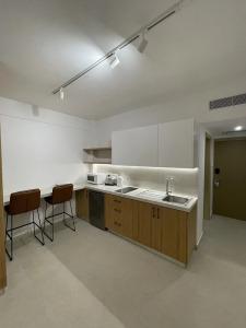 Vrachia Beach & Suites - Adults Only - 351