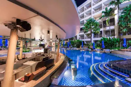 Deevana Plaza Phuket - 30