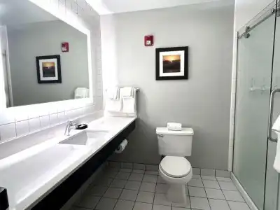 Best Western Erie Inn & Suites - 25