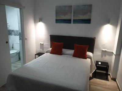 Micaela Charming Hostal - 18