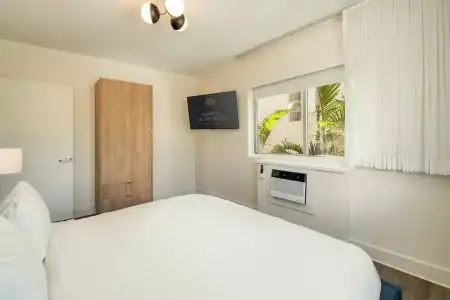Kenmore Village, South Beach - 85