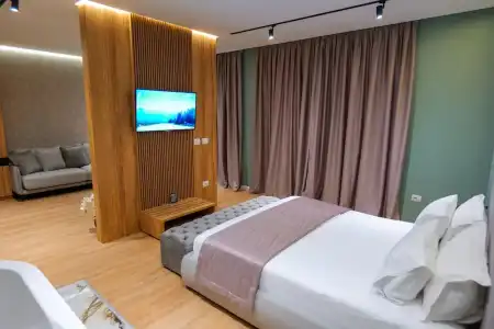 Lord & Restaurant at AutoStation - 99