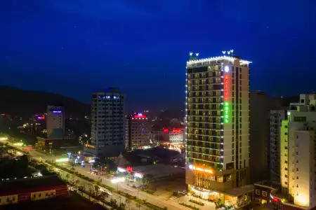 Ha Long Marina - 11