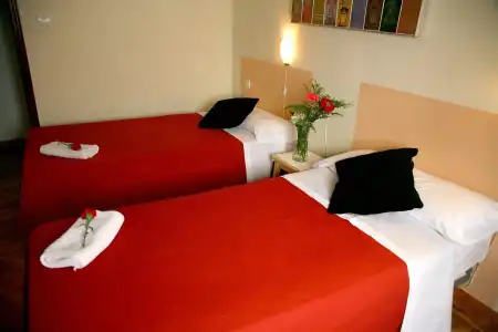 Duquesa Bed & Breakfast - 3