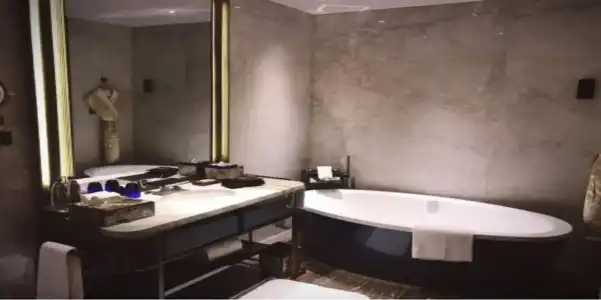 Wanda Reign Chengdu - 9