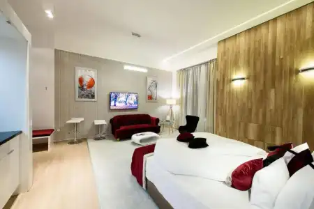 Karoly Corner Residences - 108