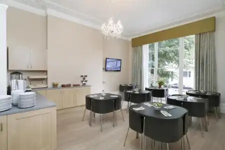Hyde Park Boutique - 9