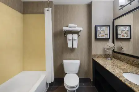 Best Western Premier Freeport Inn Calgary Airport - 7