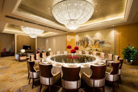 Hilton Wuhan Riverside - 29
