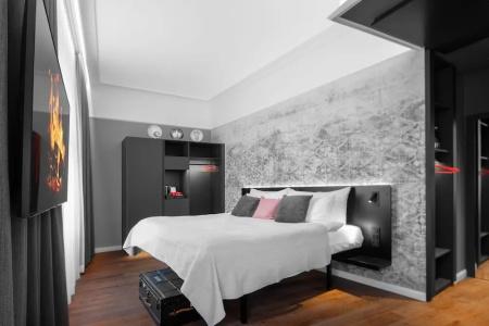 The Manes Boutique - 40