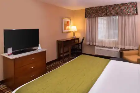 Best Western Ambassador Inn & Suites - 57