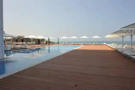 Island Luxurious Suites - 20