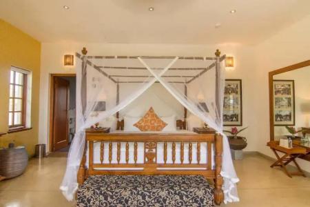 The Elephant Stables - 126