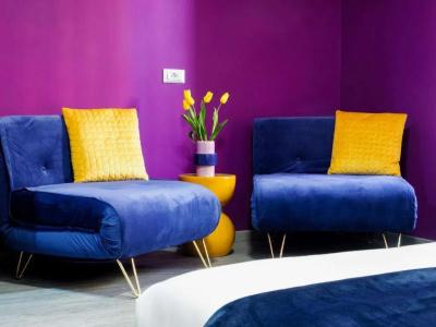 Cest La Vie Suites - 8