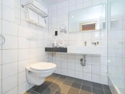 Mercure Cardiff North - 18