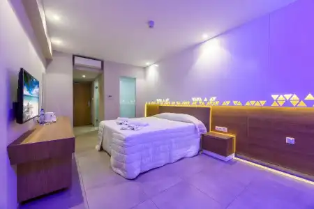 Tasia Maris Seasons - Adults Only - 103