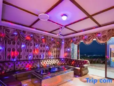 Tranquil Shores Holiday Apartments - 302