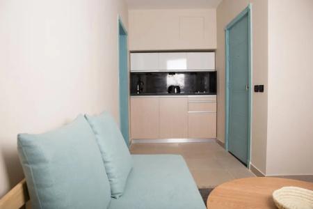 Redcon Suites - 290