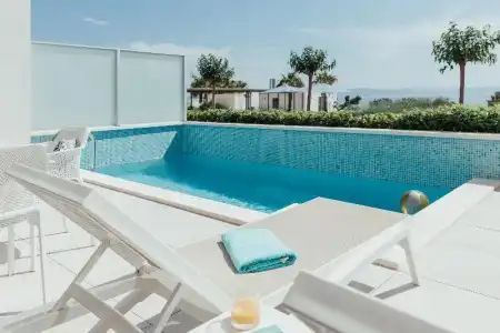 Romana Beach Apartments - 77