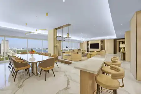 Grand Hyatt - 83