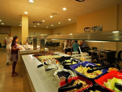 Pins Platja Apartments - 10