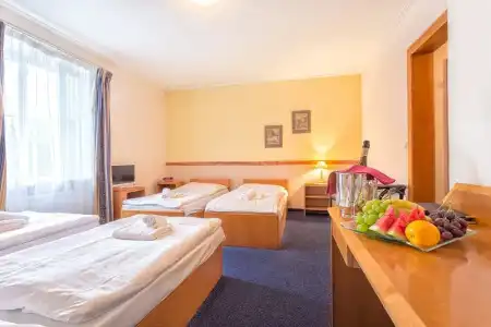 Carl Inn - 2