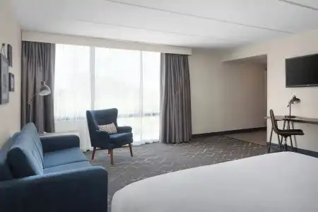 Four Points by Sheraton Philadelphia Northeast - 49