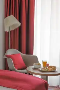 PLAZA INN - 105