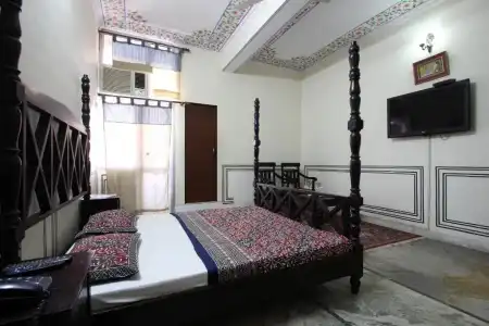 Raghuraj Palace - 37