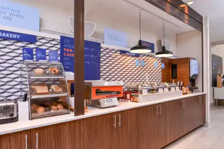 Holiday Inn Express Tampa N I-75 - University Area by IHG - 23