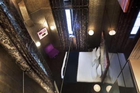 Hôtel du Petit Moulin, Haute Couture by Lacroix - 68