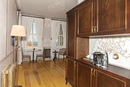Meroddi Barnathan - 2