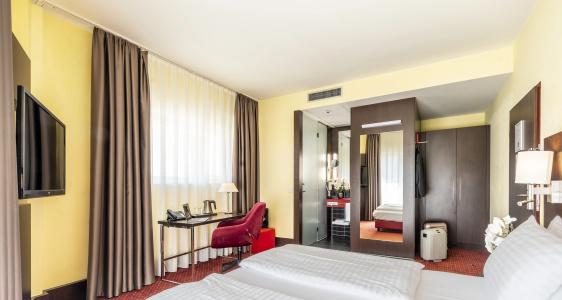 Plaza Premium Salzburg - 168
