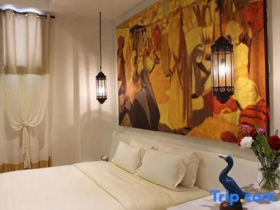 At Niman Conceptual Home - 29