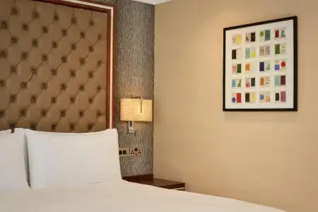 DoubleTree by Hilton London West End - 34