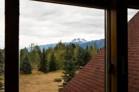 Glacier House Resort - 97