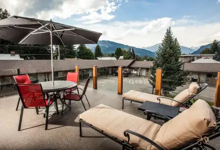 Swiss Chalet Motel - 15