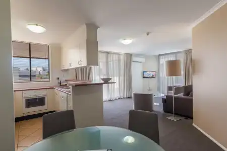 West End Central Apartments - 22