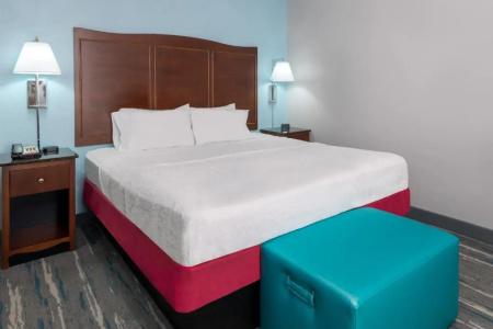 Hampton Inn & Suites Winston-Salem/University Area, NC - 55