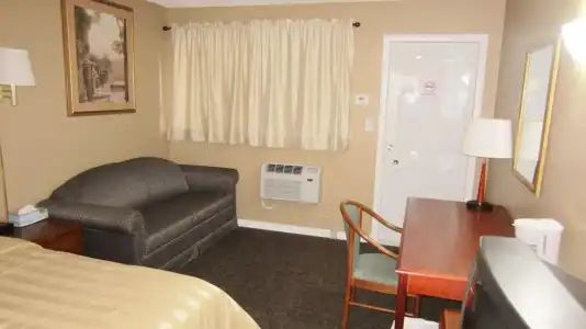 Village Inn & Suites - Sudbury - 4
