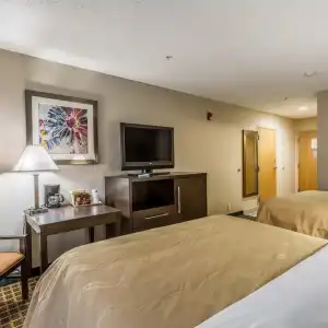 Quality Inn & Suites El Paso I-10 - 24
